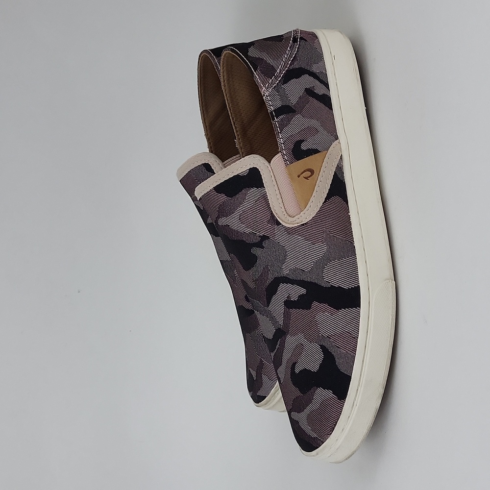 OluKai Women's Pehuea Pa'i Slip-On Sneakers Size 9 Soft Pink/Ke Au Camo
